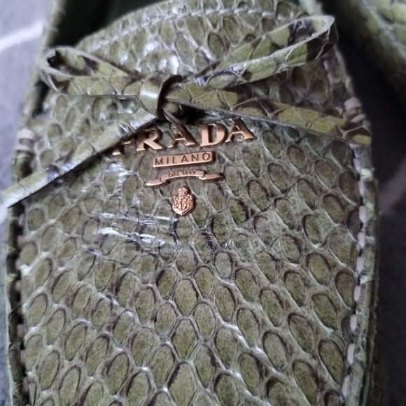 Prada Green Snake Embossed Leather Driving Loafers - Picture 4 of 13